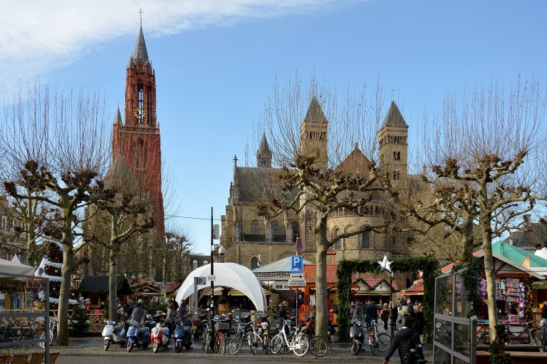 Kerstmarkt op het Vrijthof in Maastricht